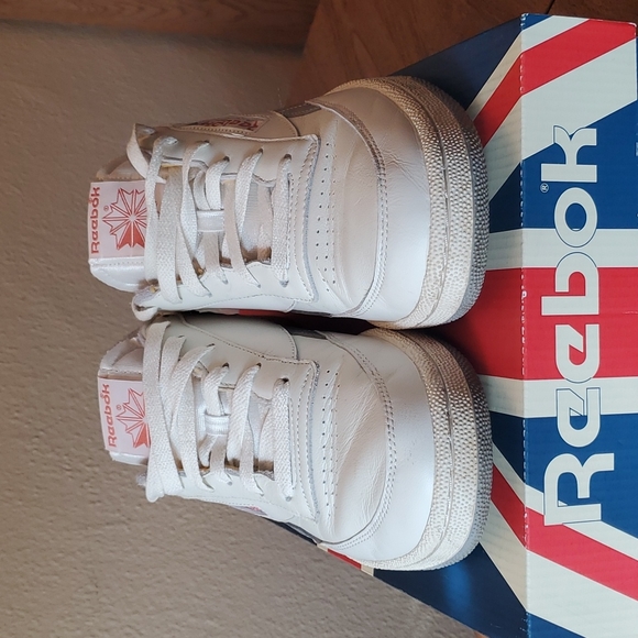 Mens 10.5 Reebok Club C Revenge - Picture 2 of 6